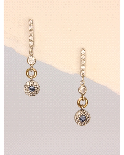 Pendientes con anillas de oro macizo y plata de ley combinada con espinela blanca y topacio azul natural.
Cierre de presión.