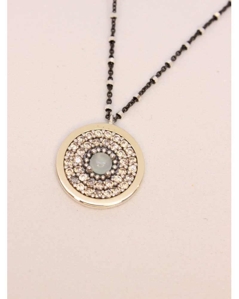 Colgante con bisel de oro macizo, plata de ley, espinelas champan, calcedonia verde central y cadena de plata bicolor con ruteni