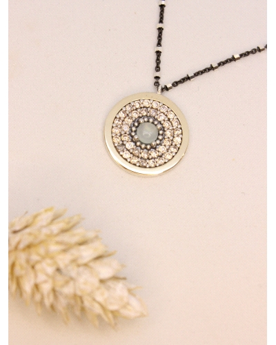 Colgante con bisel de oro macizo, plata de ley, espinelas champan, calcedonia verde central y cadena de plata bicolor con ruteni