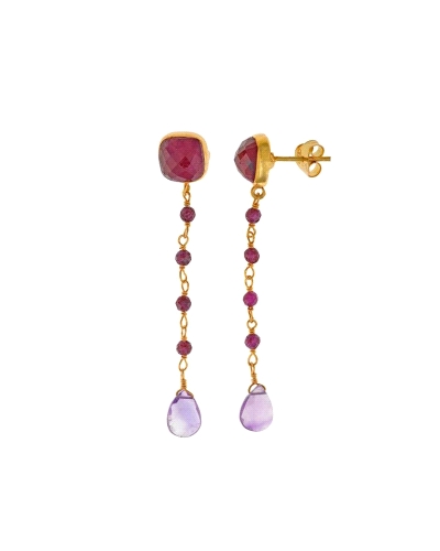 <P>Pendientes de plata de primera ley (925) con baño de oro amarillo y piedras en color fucsia y morado.</P>
<P>Cierre de presi