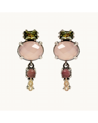 <P>Pendientes de plata de primera ley (925) con cuarzo rosa y circonitas en color verde, granate y melocotón.</P>
<P>Cierre de 