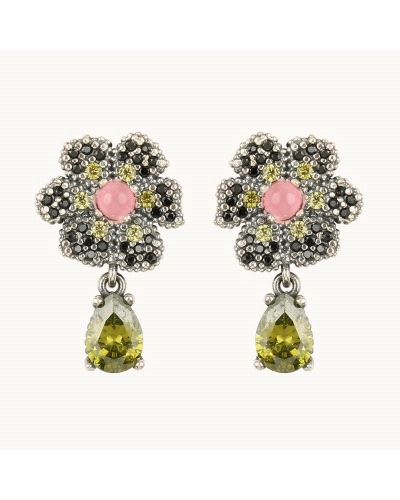 <P>Pendientes de plata de primera ley (925) en forma de flor con circonitas negras, verdes y rosa.</P>
<P>Cierre de presión.</P