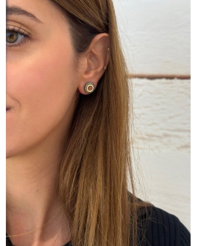 <P>Pendientes de plata de primera ley (925) y lamina de oro con cuarzo granate.</P>
<P>Cierre de presión.</P>
<P>Medida: 11,5 