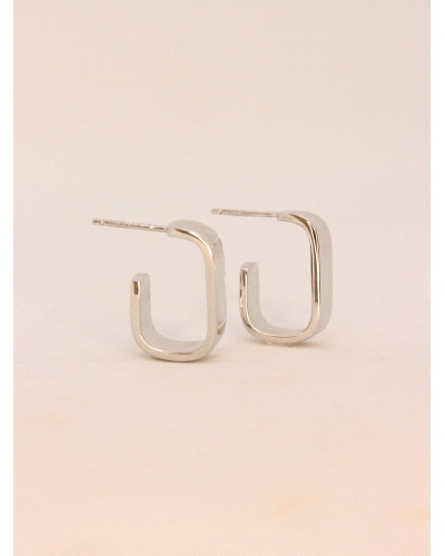 <P>Pendiantes de plata de primera ley ( 925) </P>
<P>Cierre de presión.</P>
<P>Medida: 19 mm de largo y 5,5 mm ancho.</P>