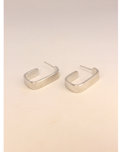 <P>Pendiantes de plata de primera ley ( 925) </P>
<P>Cierre de presión.</P>
<P>Medida: 19 mm de largo y 5,5 mm ancho.</P>