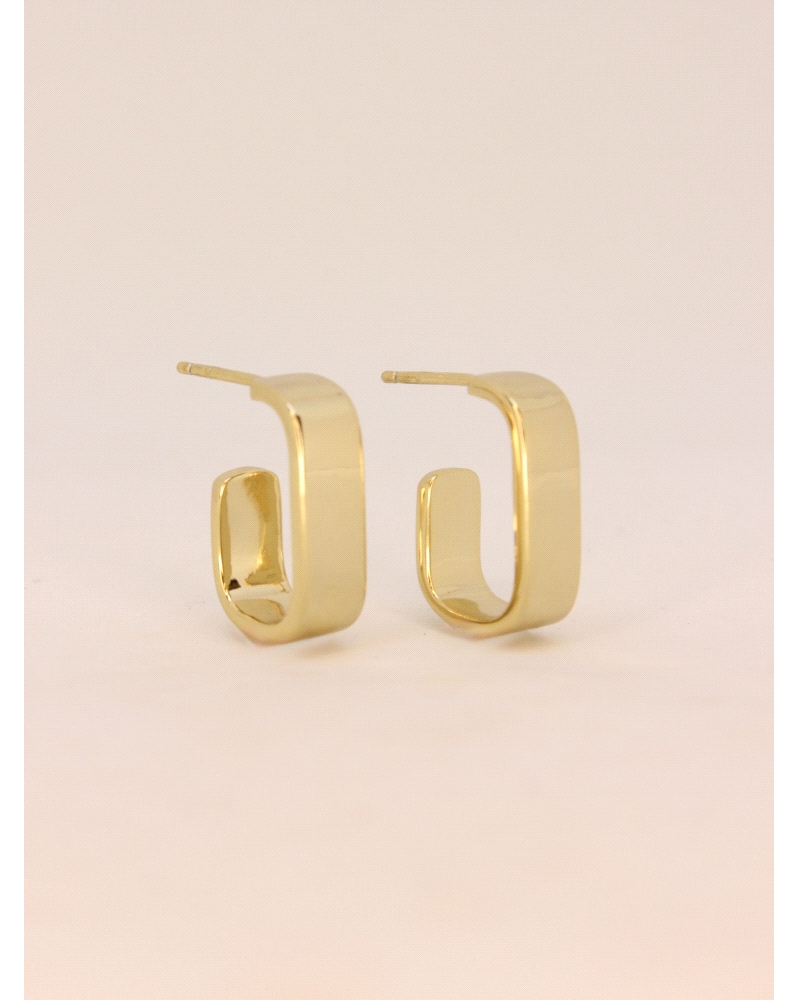 <P>Pendientes de plata de primera ley (925) con baño de oro amarillo.<BR>Cierre de presión.<BR>Medida: 19,5 mm largo y 5,5 mm an