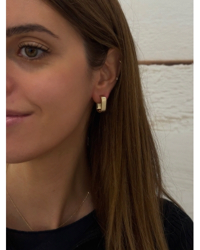 <P>Pendientes de plata de primera ley (925) con baño de oro amarillo.<BR>Cierre de presión.<BR>Medida: 19,5 mm largo y 5,5 mm an