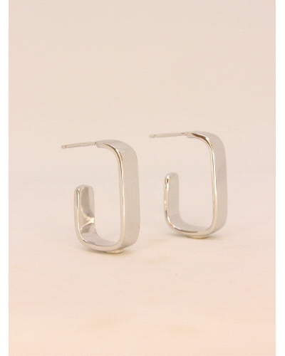 <P>Pendientes de plata de primera ley (925)</P>
<P>Medida: 25 mm alto y&nbsp;5,5 mm de ancho.</P>
