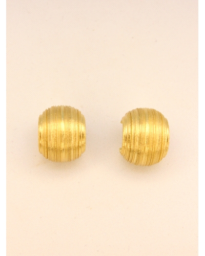 <P>Pendientes de plata de primera ley (925) con baño de oro amarillo.</P>
<P>Cierre de presión.</P>
<P>Medida: 19 mm diametro 