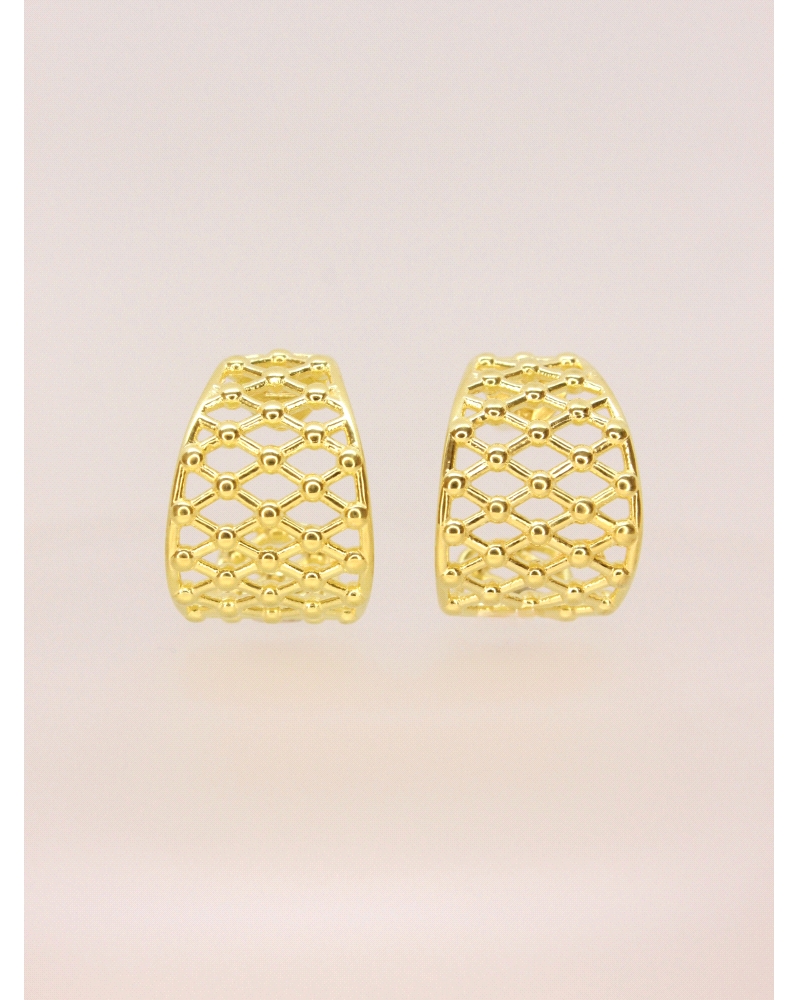 <P>Pendientes de plata de primera ley (925) bañados en oro amarillo de 18kt.</P>
<P>Cierre de presión.</P>
<P>Medida: 18 x 13 