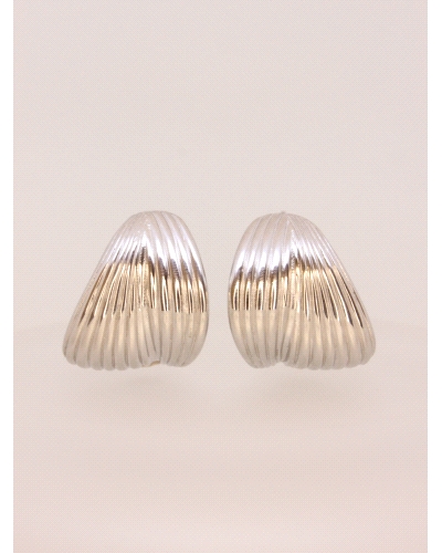 <P>Pendientes de plata de primera ley (925) con baño de rodio.</P>
<P>Cierre de presión.</P>
<P>Medida: 2,5 x 2 cm.</P>
<P>&n