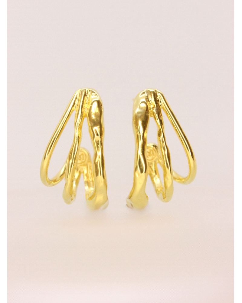 <P>Pendientes de plata de primera ley (925) bañados en oro amarillo de 18kt.</P>
<P>Cierre de presión.</P>
<P>Medida: 2,5 x 1,