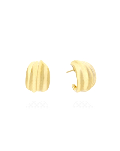 <P>Pendientes de plata de primera ley (925) bañados en oro amarillo de 18kt.</P>
<P>Cierre de presión.</P>
<P>Medida: 2 x 1,5 
