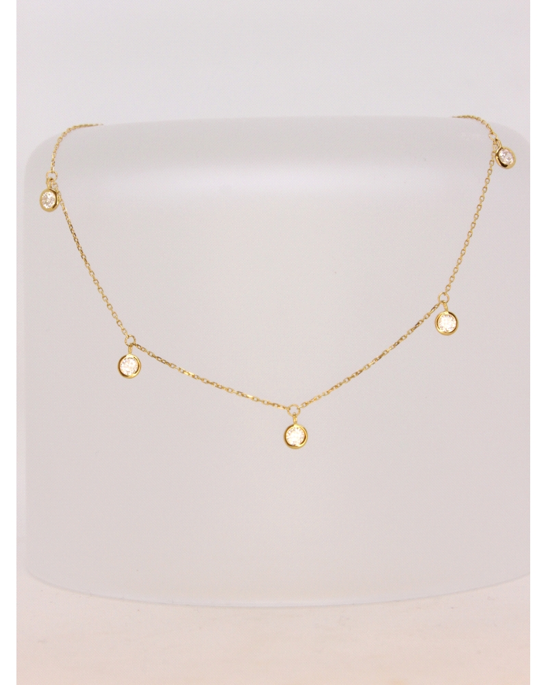 <P>Collar de oro amarillo 9k y 5 circonitas en chatón.</P>
<P>Largo de cadena: 40- 42 cm<BR></P>