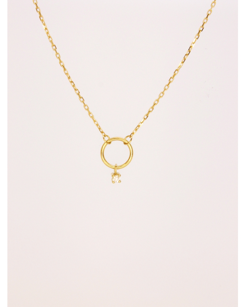 <P>Collar de oro amarillo 9k y 1 diamante natural.</P>
<P>Medida: Colgante 9 x 6,5 mm</P>
<P>Largo cadena: 40- 42 cm<BR></P>