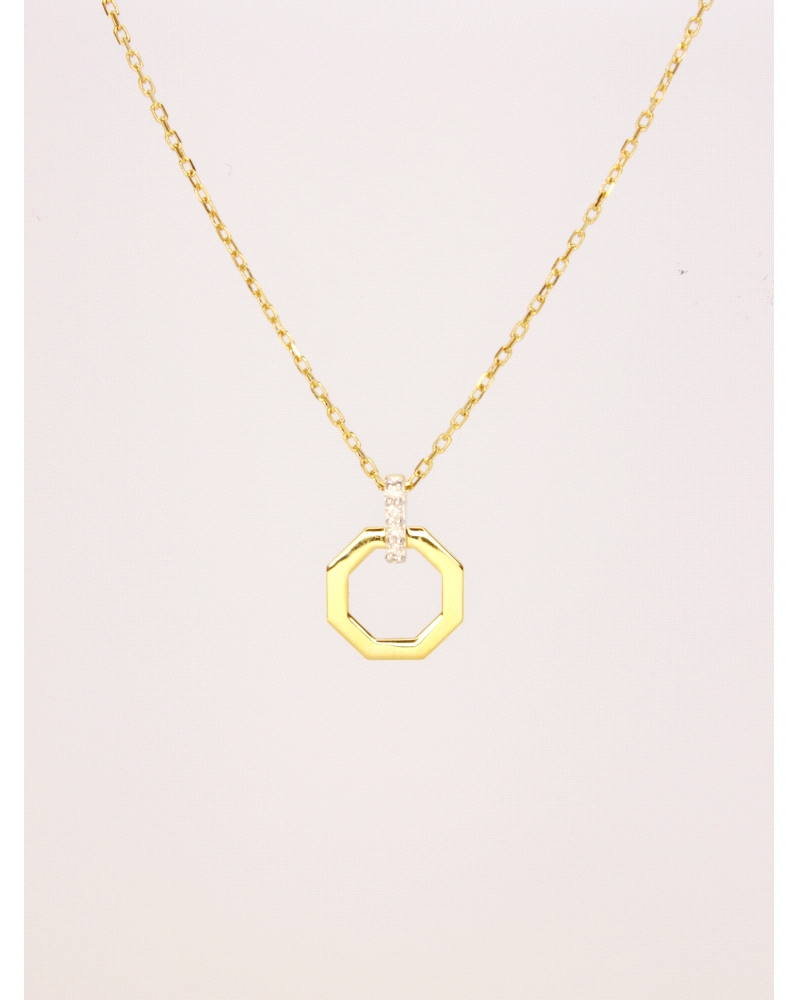 <P>Collar de oro amarillo 9k y 4 diamantes naturales.</P>
<P>Medida: Colgante&nbsp;8 x 11 mm</P>
<P>Largo cadena: 40- 42 cm<BR