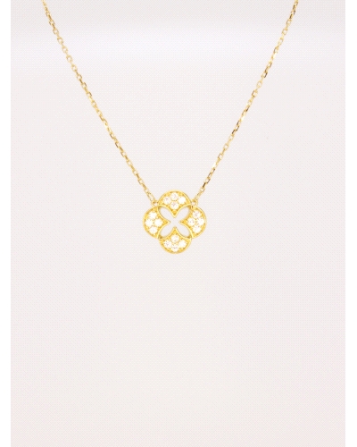 <P>Collar de oro amarillo 9k y circonitas.</P>
<P>Medida de colgante: 10 x&nbsp;10 mm</P>
<P>Largo cadena: 40- 42 cm<BR></P>