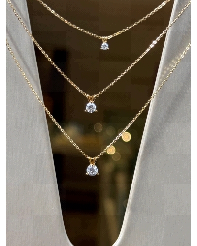 <P>Collar de oro amarillo 9k y diamante de laboratorio.</P>
<P>Medida de colgante: 0,25 qt</P>
<P>Largo de cadena: 40- 42 cm</