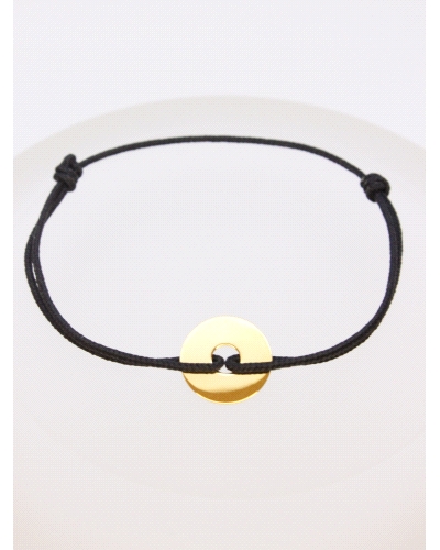 <P>Pulsera de oro amarillo 9k y cordón ajustable a todas las medidas.</P>
<P>Medida circulo : 12,5 mm de diametro exterior</P>
