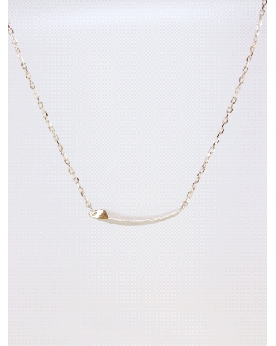 <P>Collar de plata (925)</P>
<P>Medida de cadena: Ajustable a 42,5&nbsp;- 45&nbsp;y 47,5 cm</P>
<P>Medida colgante : 20 x 4 mm