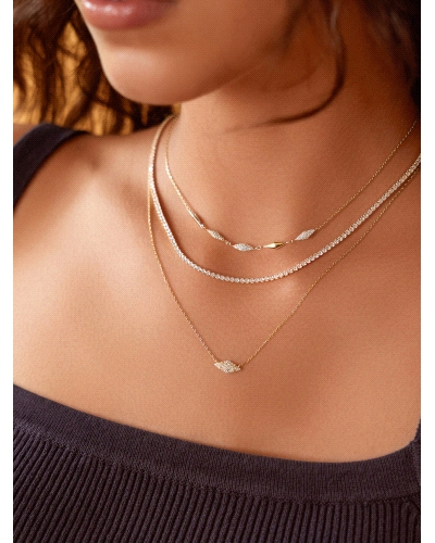 <P>Collar de plata (925) con baño de oro amarillo.</P>
<P>Medida: Ajustable a 40cm , 43cm y 45cm</P>