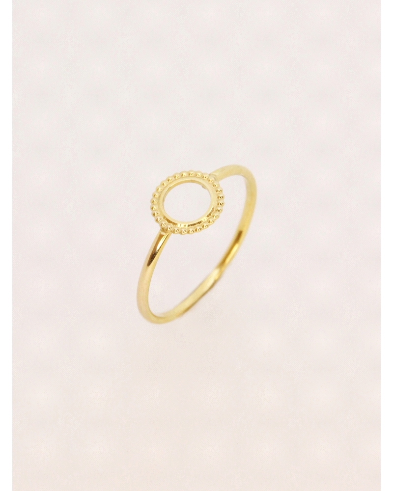 <P>Anillo de oro amarillo de 9 quilates.</P>
<P>Si necesitas una talla distinta a la indicada en la caja de tallas, ponte en co