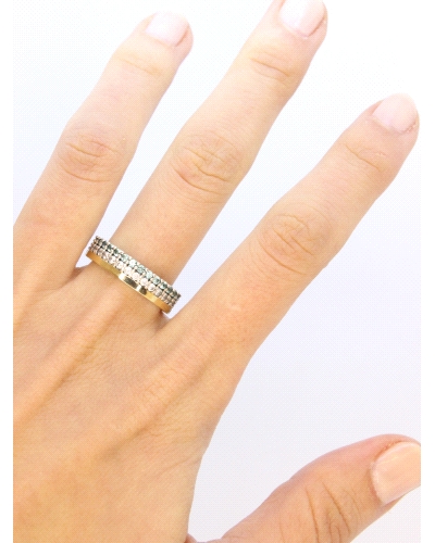 <P>Anillo de plata de ley (925) y láminas de oro macizo. </P><BR>
<P>Espinelas verdes.</P><BR>
<P>Si necesitas una talla disti