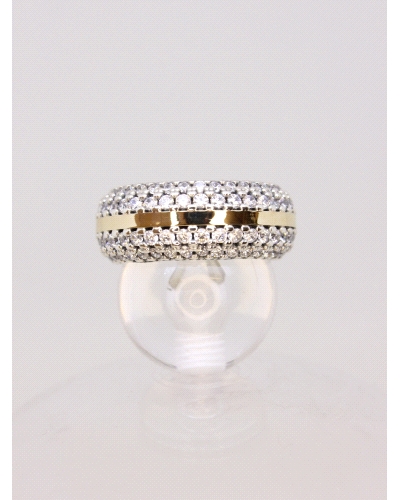 <P>Anillo de plata de ley (925) y láminas de oro macizo. </P>
<P>Espinelas blancas.</P>
<P>Si necesitas una talla distinta a l