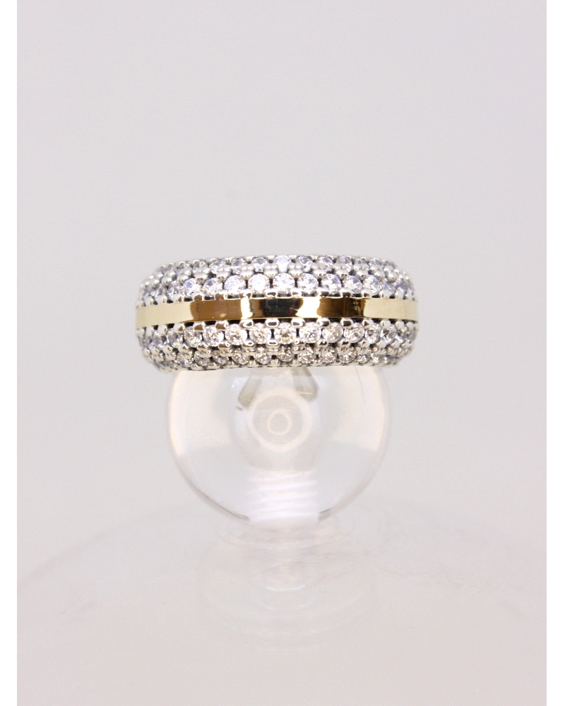 <P>Anillo de plata de ley (925) y láminas de oro macizo. </P>
<P>Espinelas blancas.</P>
<P>Si necesitas una talla distinta a l