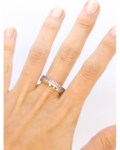 <P>Anillo de plata de ley (925) y láminas de oro macizo. </P>
<P>Espinelas fucsia.</P>
<P>Si necesitas una talla distinta a la