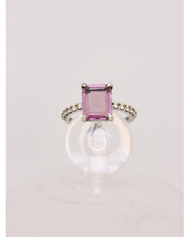 <P>Anillo de plata de ley (925) </P>
<P>Circonita rosa y blanca.</P>
<P>Si necesitas una talla distinta a la indicada en la ca