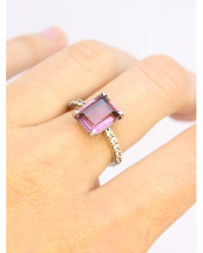 <P>Anillo de plata de ley (925) </P>
<P>Circonita rosa y blanca.</P>
<P>Si necesitas una talla distinta a la indicada en la ca