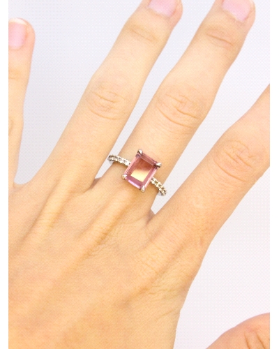 <P>Anillo de plata de ley (925) </P>
<P>Circonita rosa y blanca.</P>
<P>Si necesitas una talla distinta a la indicada en la ca