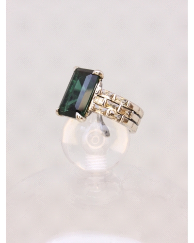 <P>Anillo de plata de ley (925) </P>
<P>Circonita verde.</P>
<P>Si necesitas una talla distinta a la indicada en la caja de ta