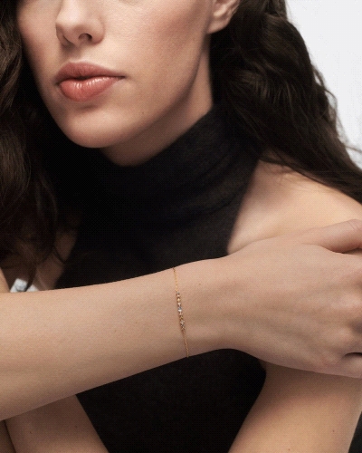 Pulsera cadena adornada con circonitas multicolor con tamaños y formas diferentes