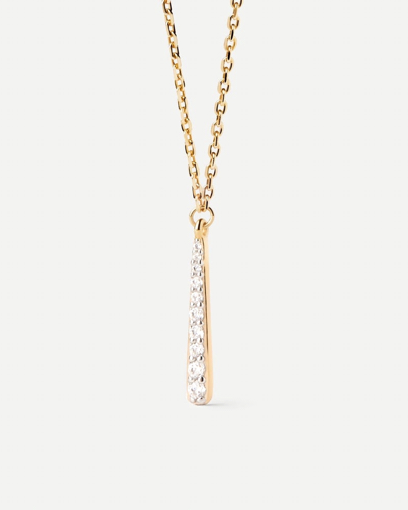 Collar cadena delicada con colgante largo adornado con circonitas en forma de gota