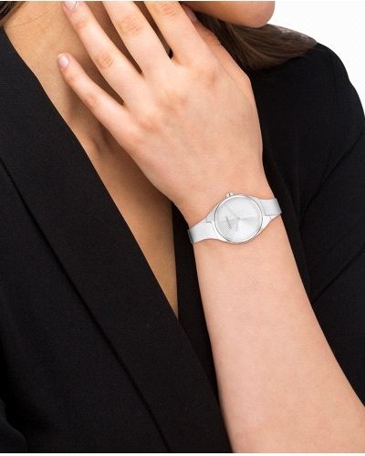 Reloj Calvin Klein Charming 25200234 de cuarzo para mujer, con caja de acero inoxidable de 30 mm, esfera plateada minimalista y 