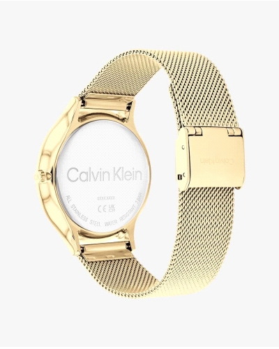Modelo de cuarzo para mujer, con caja de acero inoxidable de 38 mm y revestimiento IP dorado, esfera blanca y pulsera de malla m