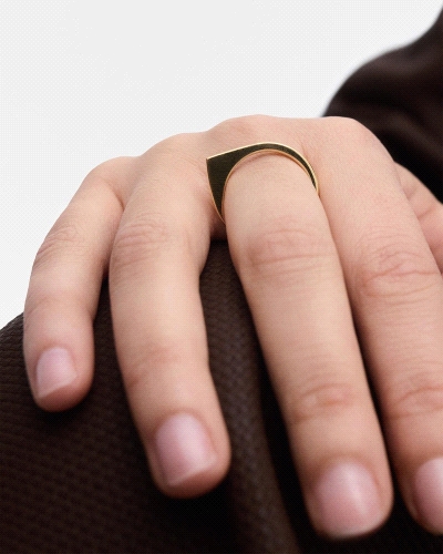 <P>Anillo geométrico con forma redonda asimétrica</P>
<P>Si necesitas una talla distinta a la indicada en la caja de tallas, po