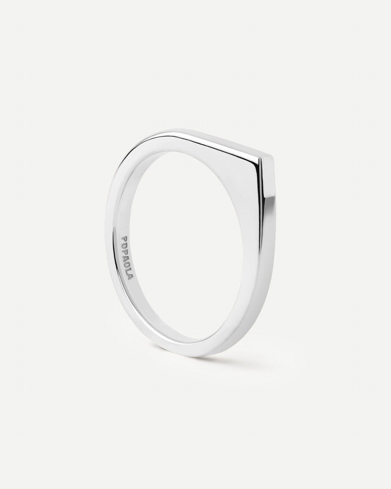 <P>Anillo geométrico de plata con forma redonda asimétrica<BR><SPAN style='FONT-SIZE: 13px; FONT-FAMILY: Poppins, sans-serif; WH