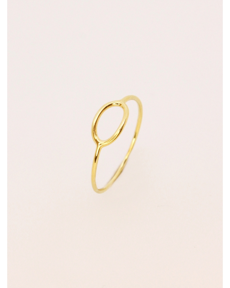 <P>Anillo de oro amarillo de 9 quilates.</P>
<P>Si necesitas una talla distinta a la indicada en la caja de tallas, ponte en co