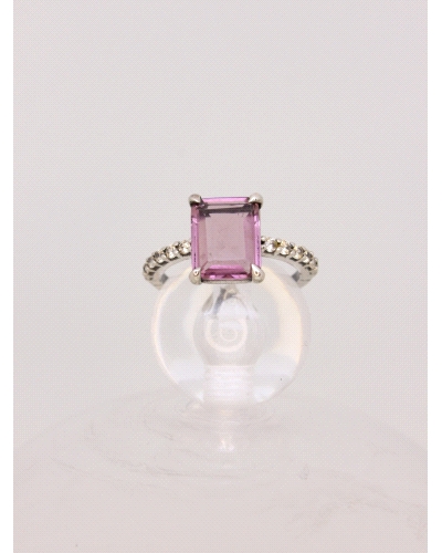 <P>Anillo de plata de ley (925) </P>
<P>Circonita rosa y blanca.</P>
<P>Si necesitas una talla distinta a la indicada en la ca