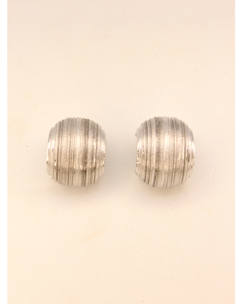 <P>Pendientes de plata de primera ley (925)</P>
<P>Cierre de presión.</P>
<P>Medida: 19 mm de diametro exterior.</P>