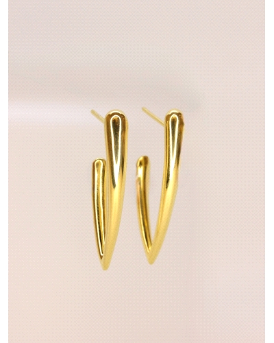 <P>Pendientes de plata de primera ley (925) bañada en oro amarillo de 18kt.</P>
<P>Cierre de presión.</P>
<P>Medida: 34 mm.</P