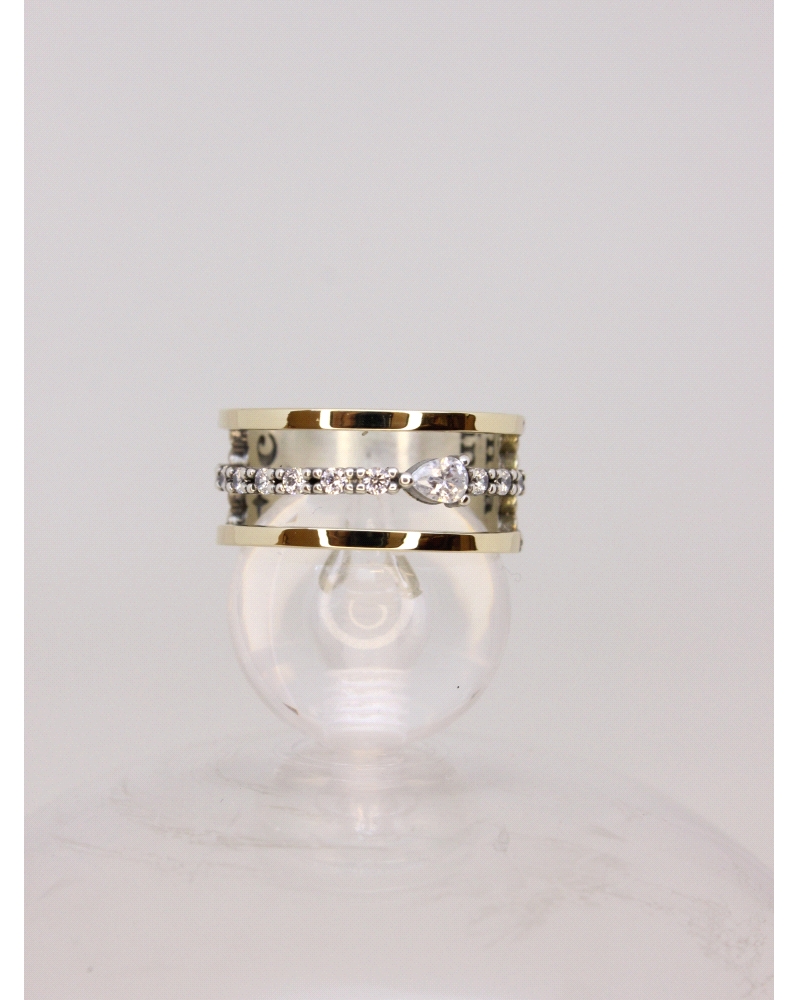 <P>Anillo de plata de ley (925) y láminas de oro macizo. </P>
<P>Espinelas blancas.</P>
<P>Si necesitas una talla distinta a l