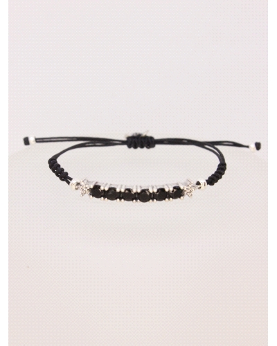 Pulsera de plata de ley con espinelas negras. Ajustable a todas las medidas mediante cierre en forma de nudo corredero.