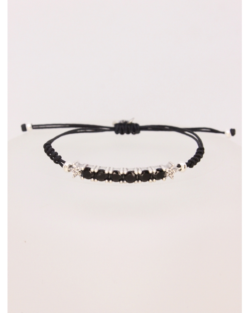 Pulsera de plata de ley con espinelas negras. Ajustable a todas las medidas mediante cierre en forma de nudo corredero.