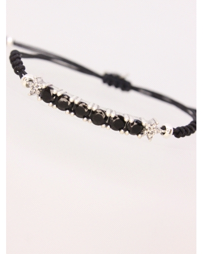 Pulsera de plata de ley con espinelas negras. Ajustable a todas las medidas mediante cierre en forma de nudo corredero.