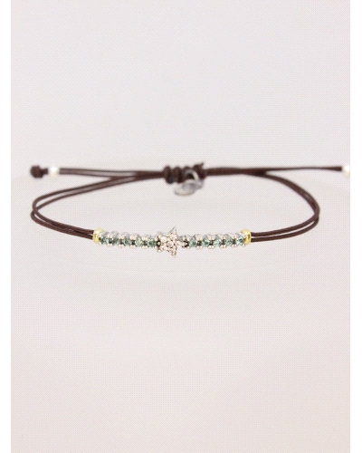 Pulsera de plata de ley concirconitas verdes y blancas. Ajustable a todas las medidas mediante cierre en forma de nudo corredero