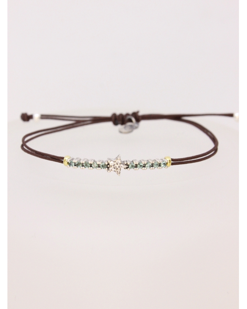 Pulsera de plata de ley concirconitas verdes y blancas. Ajustable a todas las medidas mediante cierre en forma de nudo corredero